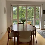 Helle Am Waldpark דירה